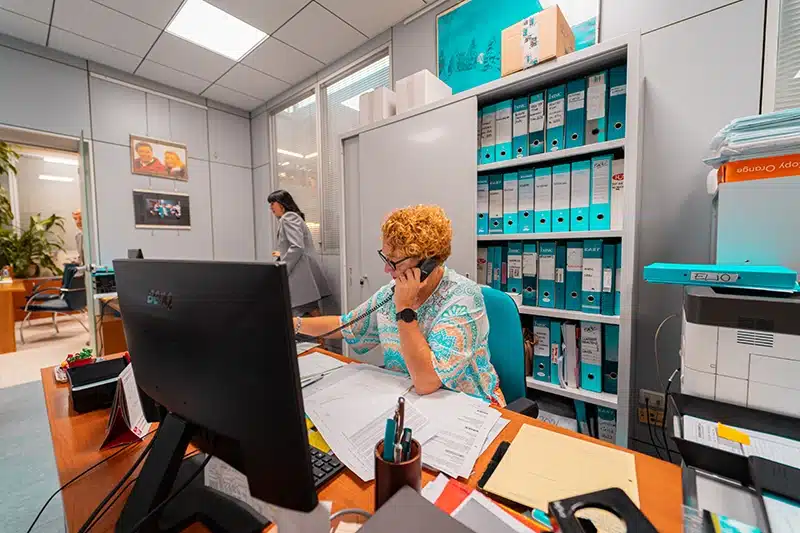 Assistenza telefonica per manutenzione e noleggio macchine per pulizia industriale