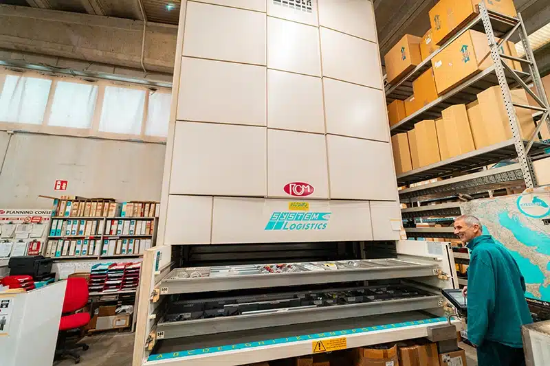 Personale sempre a disposizione per assistenza e manutenzione macchine pulizia industriale