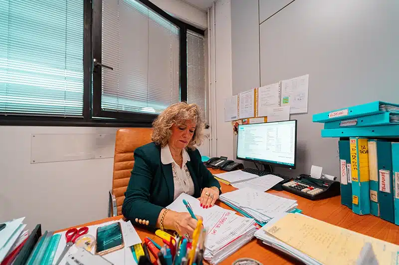 Servizio di assistenza telefonica per noleggio macchine per la pulizia